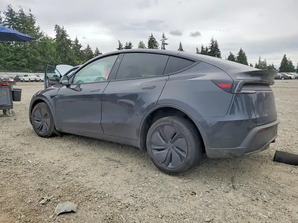 7SAYGDEE4TF356907 2026 TESLA MODEL Y - Image 2