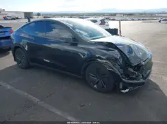 7SAYGDEE4TF357538 2026 TESLA MODEL Y