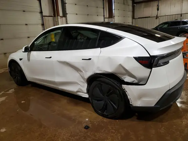 7SAYGDEE4TF369947 2026 TESLA MODEL Y - Image 2
