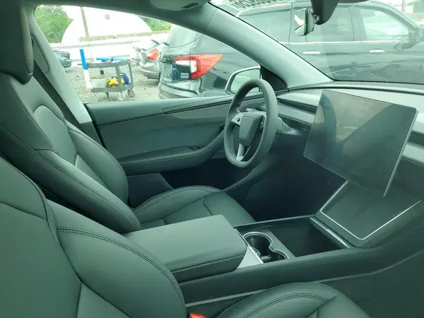 7SAYGDEE4TF371407 2026 TESLA MODEL Y - Image 8