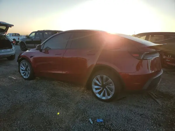 7SAYGDEE4TF374016 2026 TESLA MODEL Y - Image 2