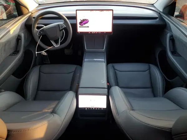 7SAYGDEE4TF374016 2026 TESLA MODEL Y - Image 8