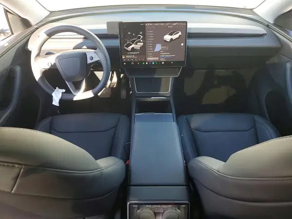 7SAYGDEE4TF374324 2026 TESLA MODEL Y - Image 8