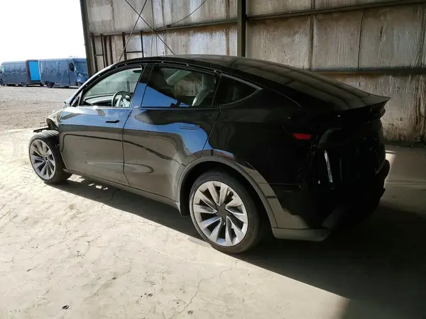 7SAYGDEE4TF387705 2026 TESLA MODEL Y - Image 2
