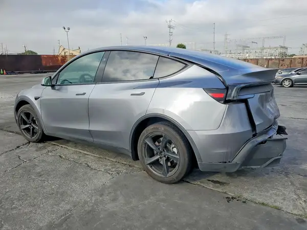 7SAYGDEE4TF395349 2026 TESLA MODEL Y - Image 2