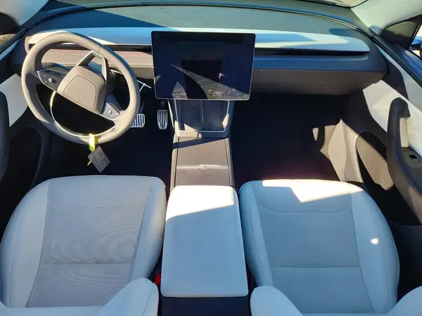 7SAYGDEE4TF408018 2026 TESLA MODEL Y - Image 8