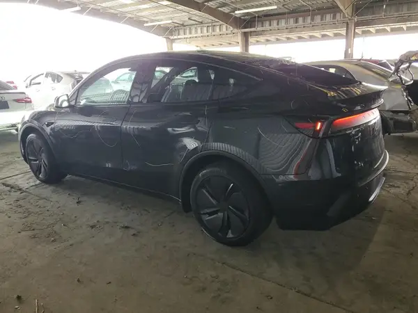7SAYGDEE4TF416085 2026 TESLA MODEL Y - Image 2