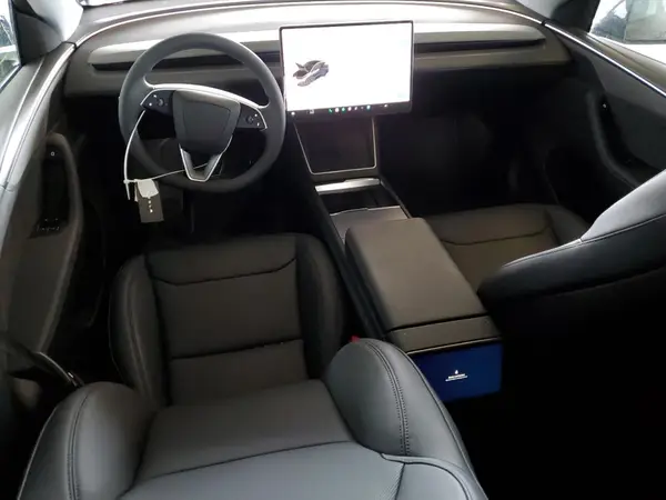 7SAYGDEE4TF416085 2026 TESLA MODEL Y - Image 8