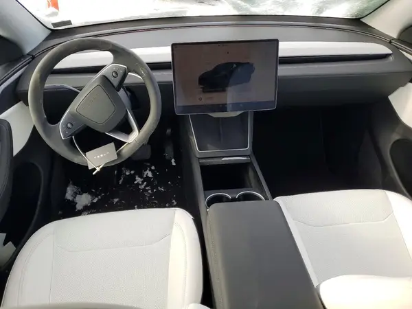 7SAYGDEE4TF433940 2026 TESLA MODEL Y - Image 8