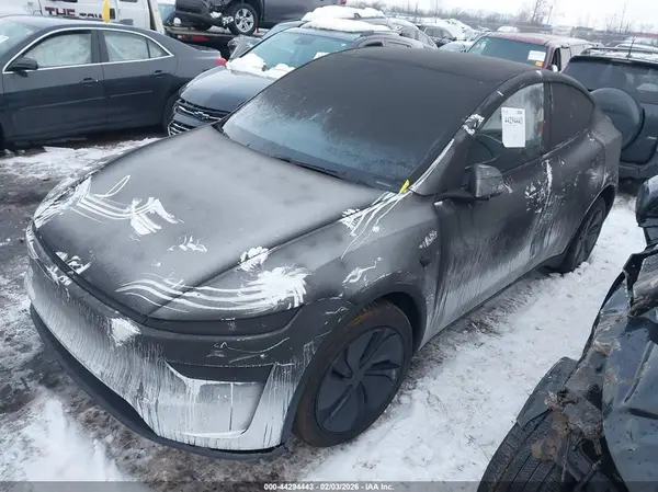 7SAYGDEE4TF441360 2026 TESLA MODEL Y - Image 2