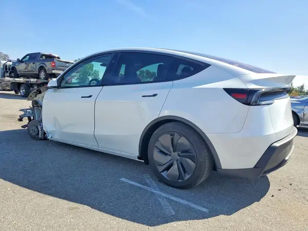 7SAYGDEE4TF526263 2026 TESLA MODEL Y - Image 2