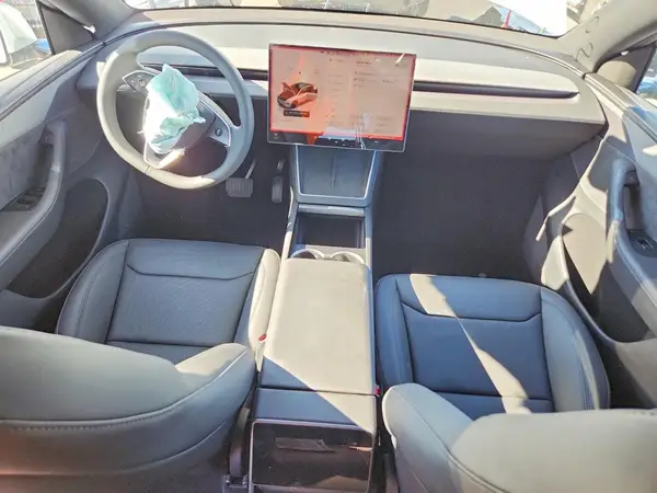 7SAYGDEE4TF573048 2026 TESLA MODEL Y - Image 8