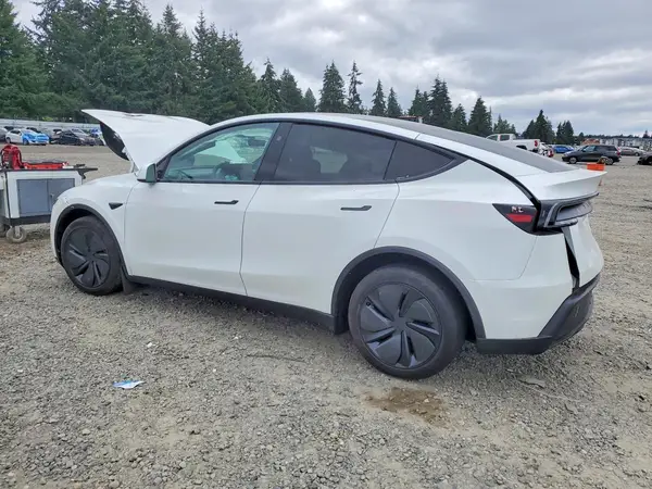 7SAYGDEE4TF632468 2026 TESLA MODEL Y - Image 2