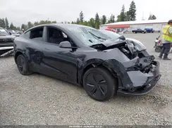 7SAYGDEE4TF644331 2026 TESLA MODEL Y