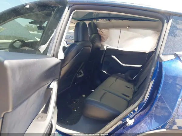 7SAYGDEE5NA002796 2022 TESLA MODEL Y - Image 8
