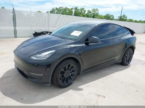 7SAYGDEE5NA007495 2022 TESLA MODEL Y - Image 2
