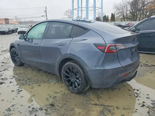 7SAYGDEE5NA009120 2022 TESLA MODEL Y - Image 2