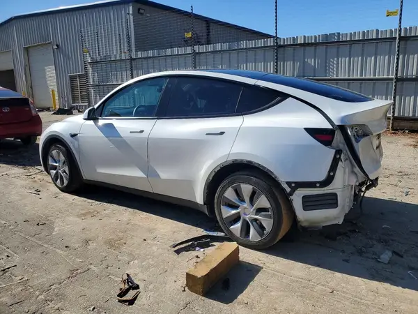 7SAYGDEE5NA009702 2022 TESLA MODEL Y - Image 2