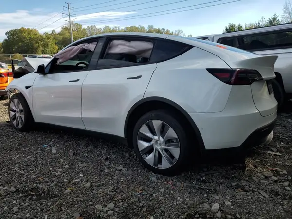 7SAYGDEE5NA012941 2022 TESLA MODEL Y - Image 2
