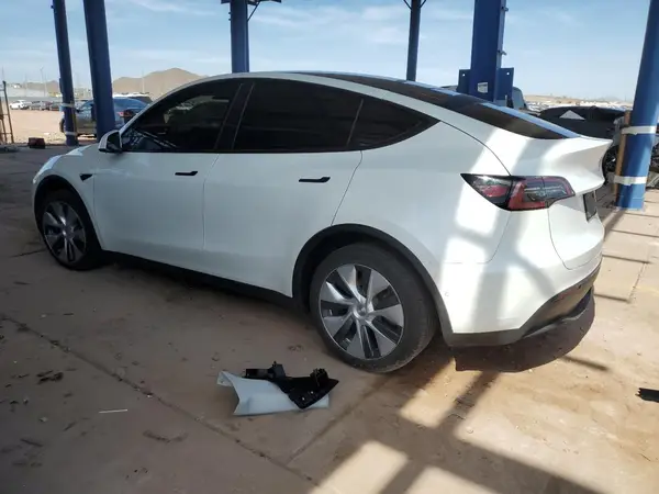 7SAYGDEE5NA015841 2022 TESLA MODEL Y - Image 2