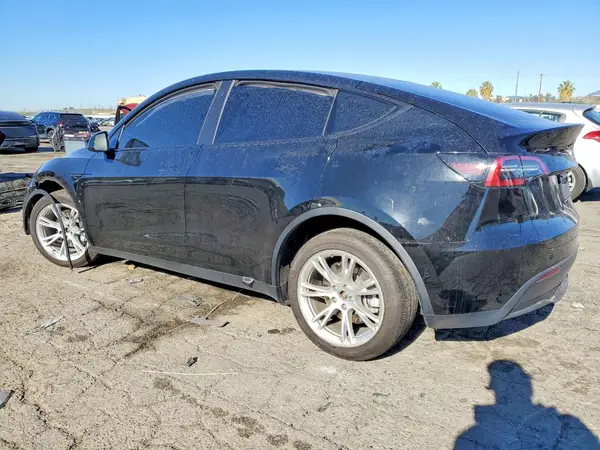 7SAYGDEE5NA018870 2022 TESLA MODEL Y - Image 2