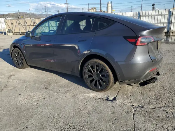 7SAYGDEE5NA019453 2022 TESLA MODEL Y - Image 2