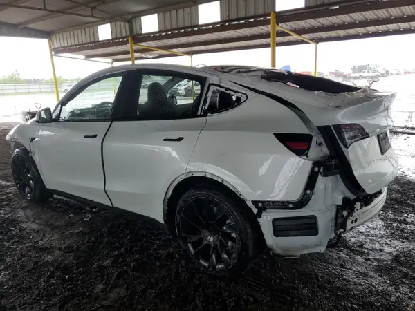 7SAYGDEE5NA021722 2022 TESLA MODEL Y - Image 2