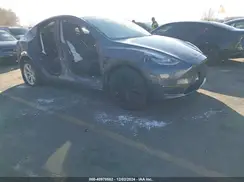 7SAYGDEE5NF307170 2022 TESLA MODEL Y