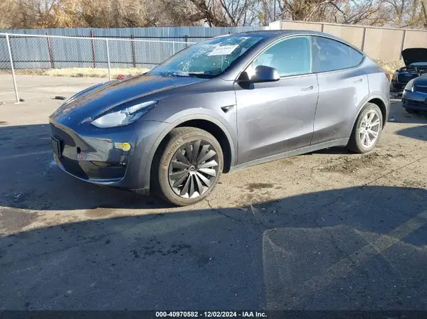 7SAYGDEE5NF307170 2022 TESLA MODEL Y - Image 2