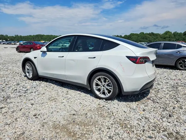 7SAYGDEE5NF310134 2022 TESLA MODEL Y - Image 2