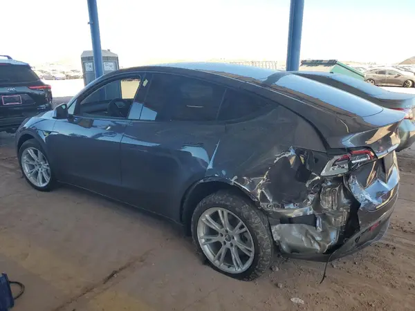 7SAYGDEE5NF315351 2022 TESLA MODEL Y - Image 2
