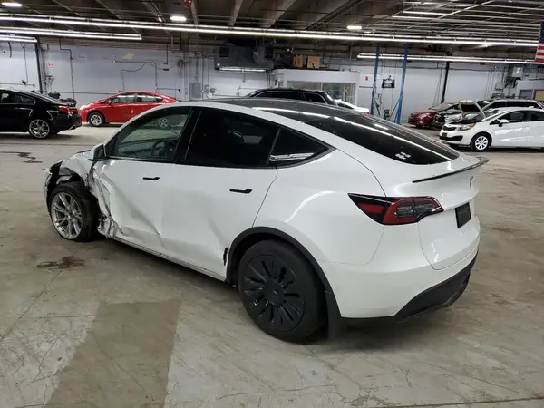 7SAYGDEE5NF315866 2022 TESLA MODEL Y - Image 2