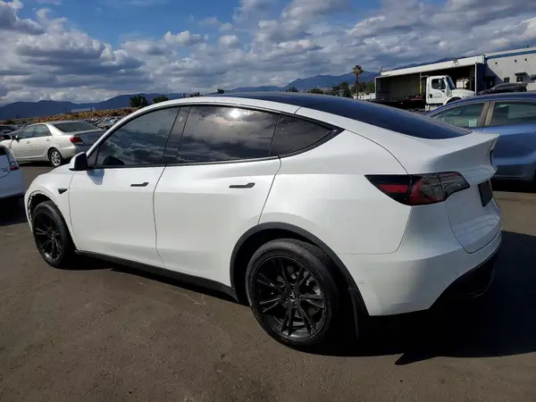 7SAYGDEE5NF317505 2022 TESLA MODEL Y - Image 2