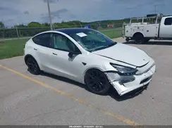 7SAYGDEE5NF317715 2022 TESLA MODEL Y