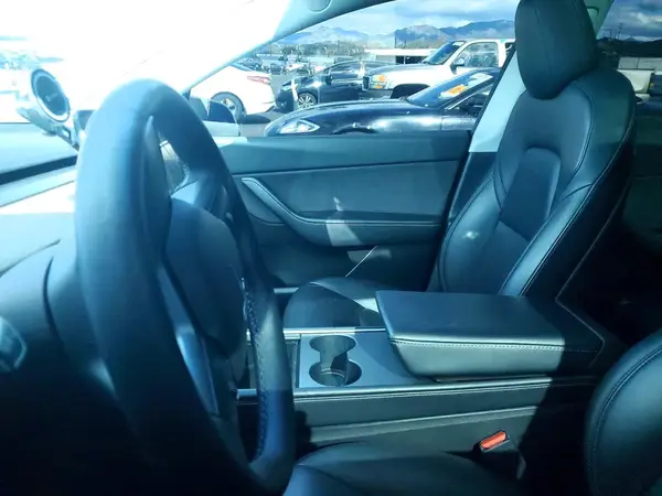 7SAYGDEE5NF318590 2022 TESLA MODEL Y - Image 8