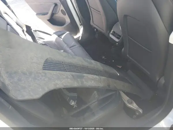 7SAYGDEE5NF321358 2022 TESLA MODEL Y - Image 8