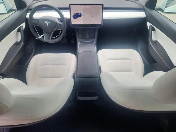7SAYGDEE5NF322185 2022 TESLA MODEL Y - Image 8