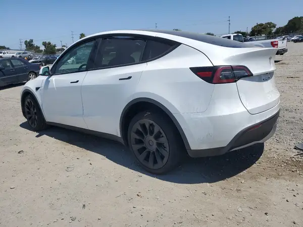 7SAYGDEE5NF328651 2022 TESLA MODEL Y - Image 2