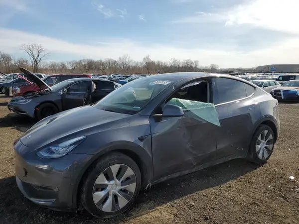 7SAYGDEE5NF331940 2022 TESLA MODEL Y - Image 1