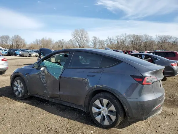 7SAYGDEE5NF331940 2022 TESLA MODEL Y - Image 2