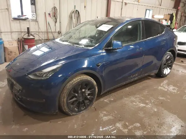 7SAYGDEE5NF340413 2022 TESLA MODEL Y - Image 2