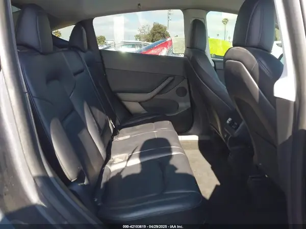 7SAYGDEE5NF342226 2022 TESLA MODEL Y - Image 8