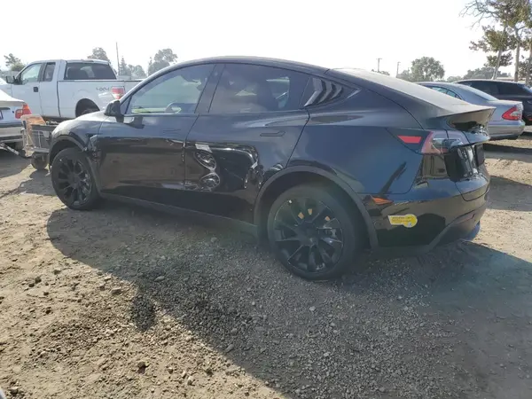 7SAYGDEE5NF351010 2022 TESLA MODEL Y - Image 2