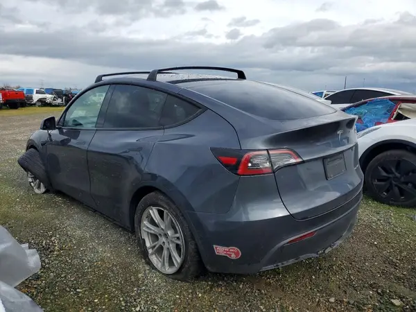 7SAYGDEE5NF353033 2022 TESLA MODEL Y - Image 2
