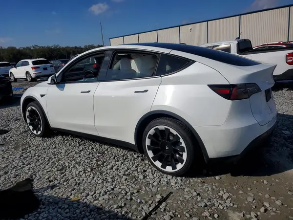 7SAYGDEE5NF354733 2022 TESLA MODEL Y - Image 2