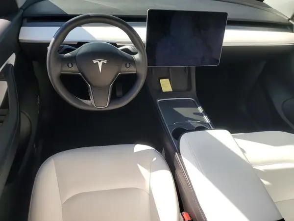 7SAYGDEE5NF354733 2022 TESLA MODEL Y - Image 8
