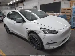 7SAYGDEE5NF355364 2022 TESLA MODEL Y