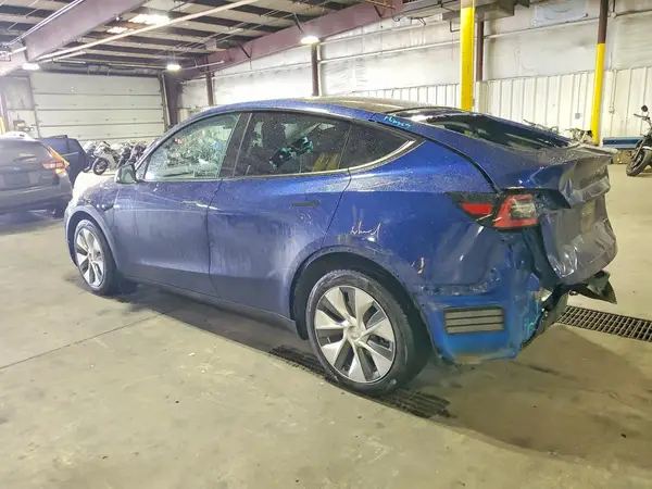 7SAYGDEE5NF359785 2022 TESLA MODEL Y - Image 2