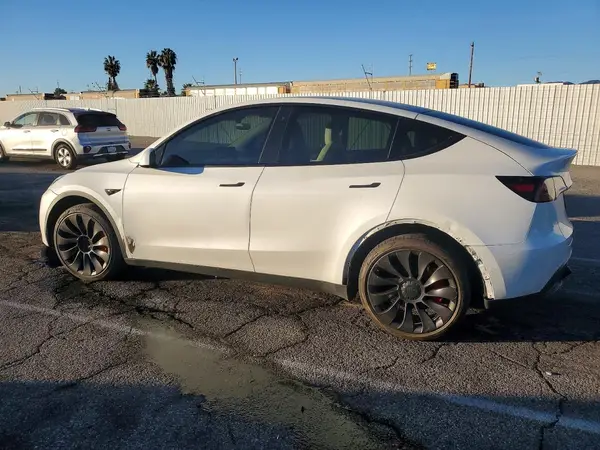 7SAYGDEE5NF361827 2022 TESLA MODEL Y - Image 2