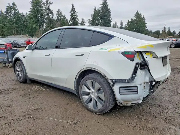 7SAYGDEE5NF372231 2022 TESLA MODEL Y - Image 2